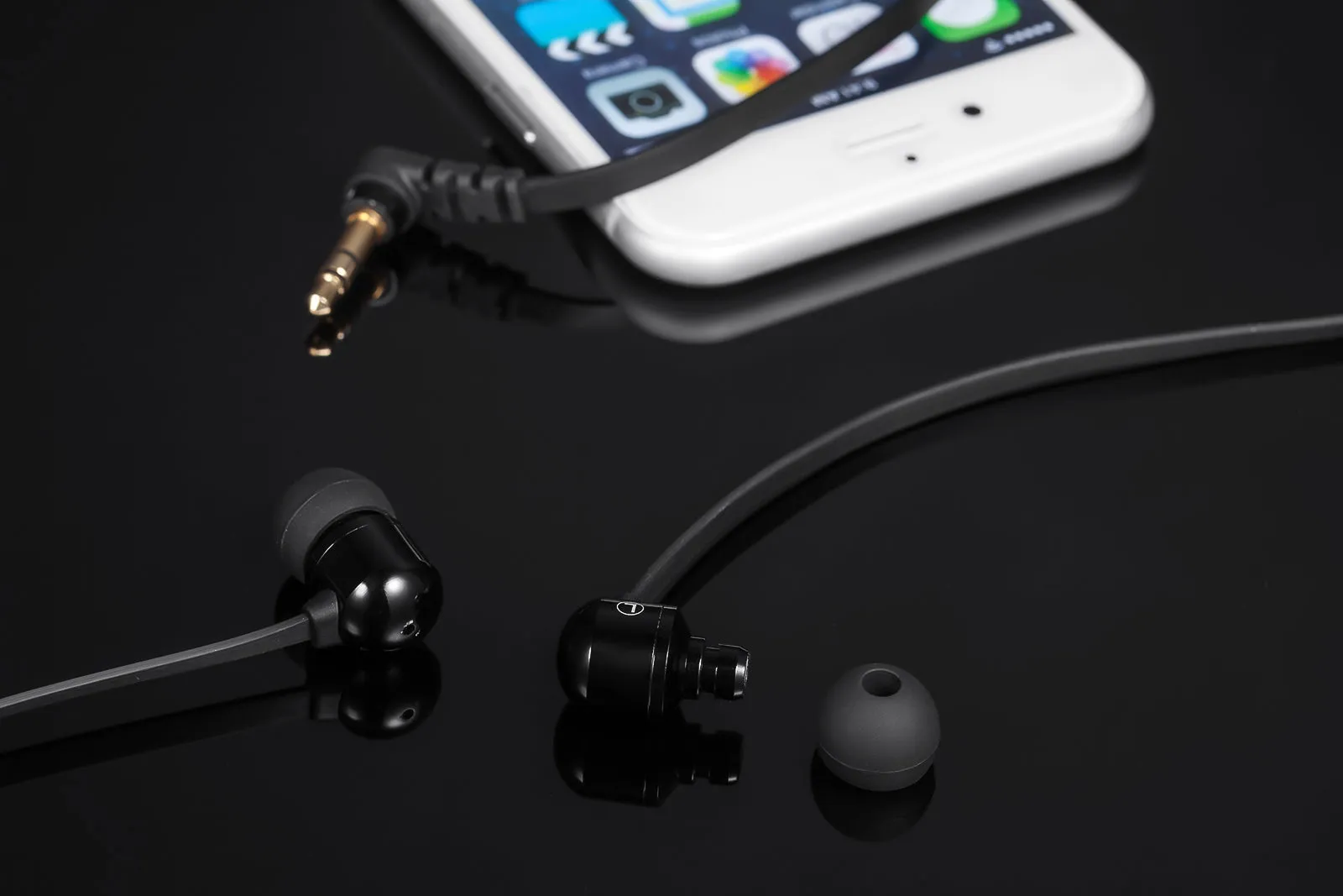 Betron B750s Earphones Tangle-Free Noise Isolating Heavy Deep Bass for iPhone iPod iPad Samsung